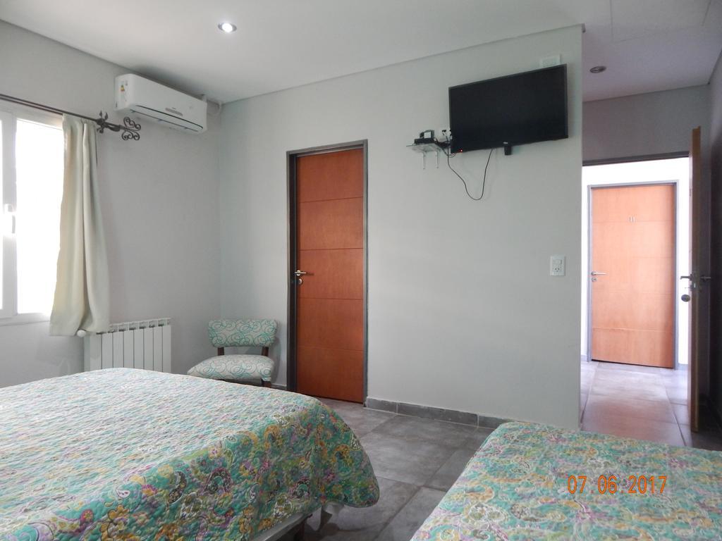 Hotel El Recreo Хенерал Рока Екстериор снимка