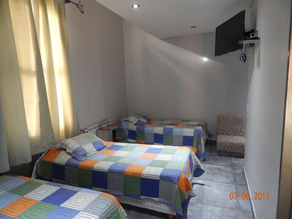 Hotel El Recreo Хенерал Рока Екстериор снимка